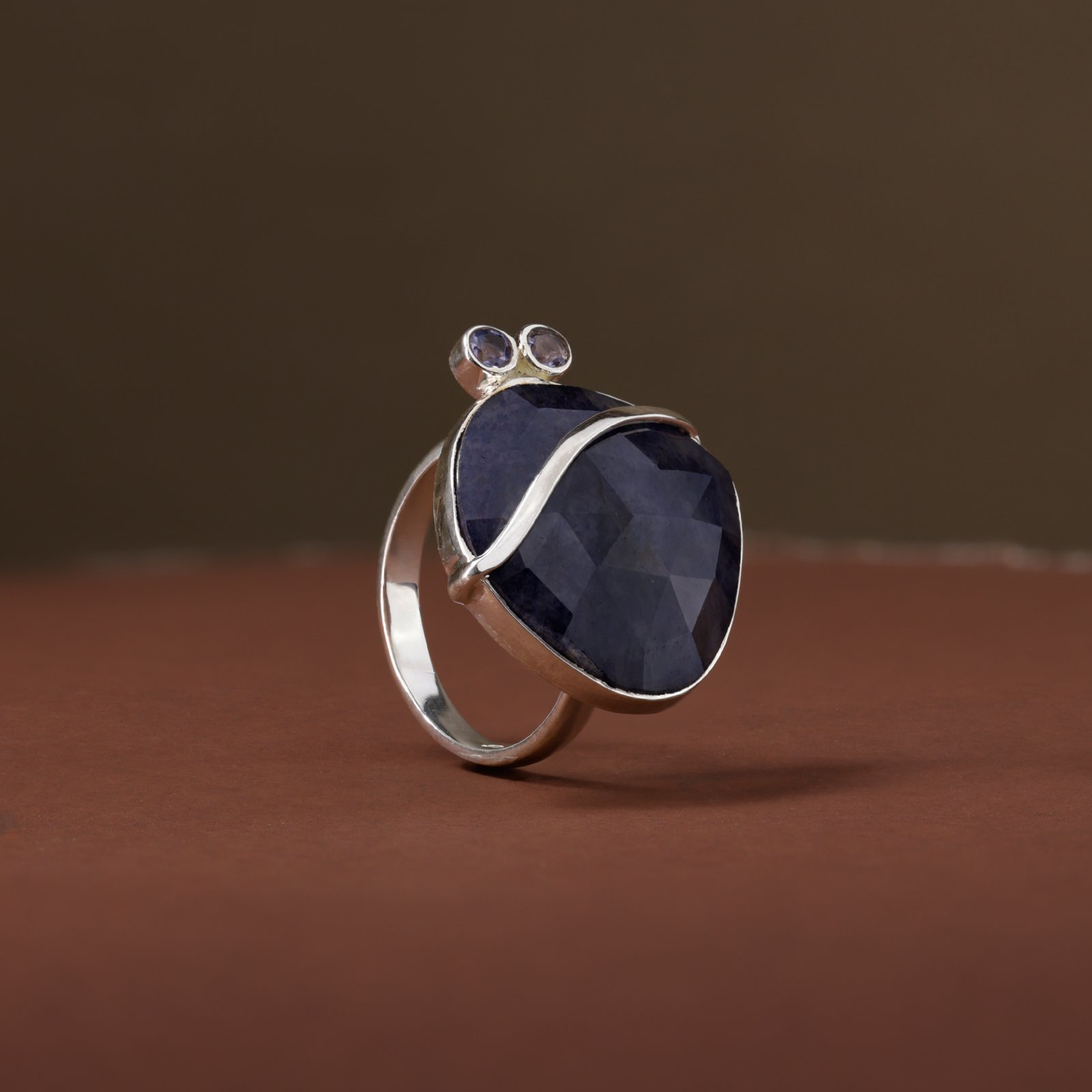 Spiral Bliss Emerald Ring - Image 3