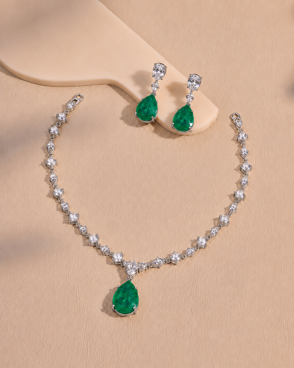 The Emerald Koh-e-Noor Set