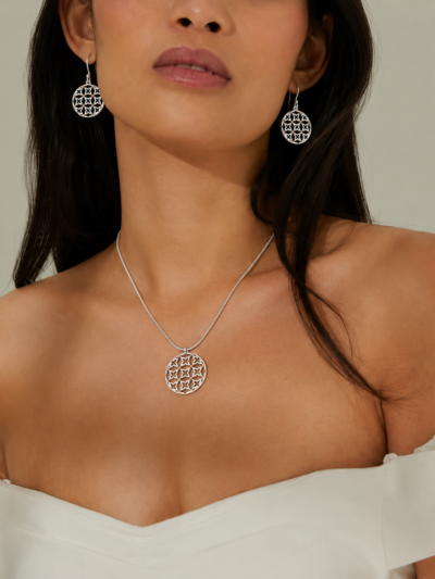 Endless Symphony Pendant Set