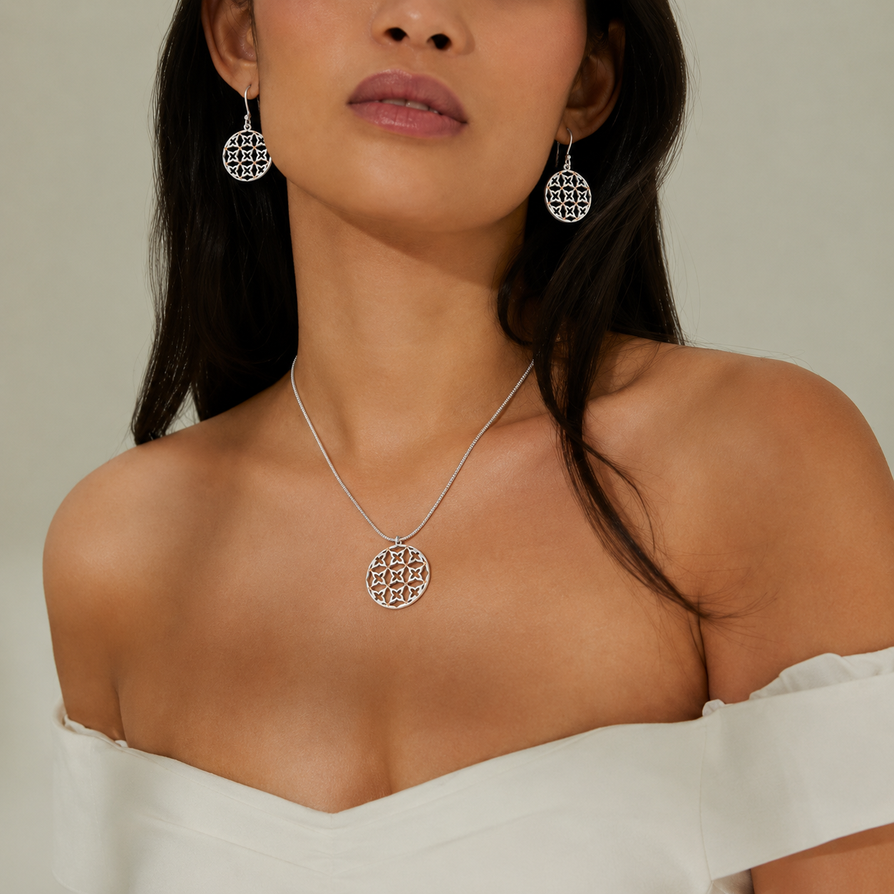Endless Symphony Pendant Set