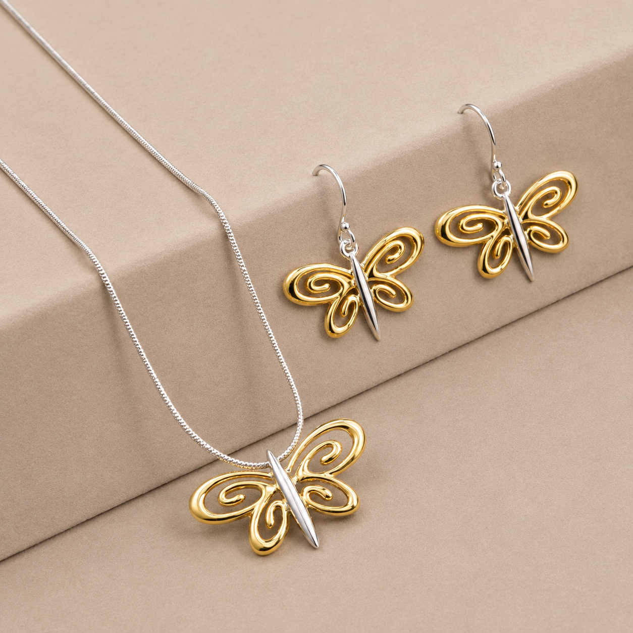 Folden wings Pendant Set