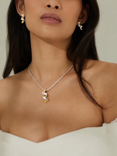 Tempest Queen Pendant Set