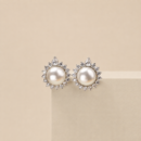 The Victorian Moonlight Pearl earring