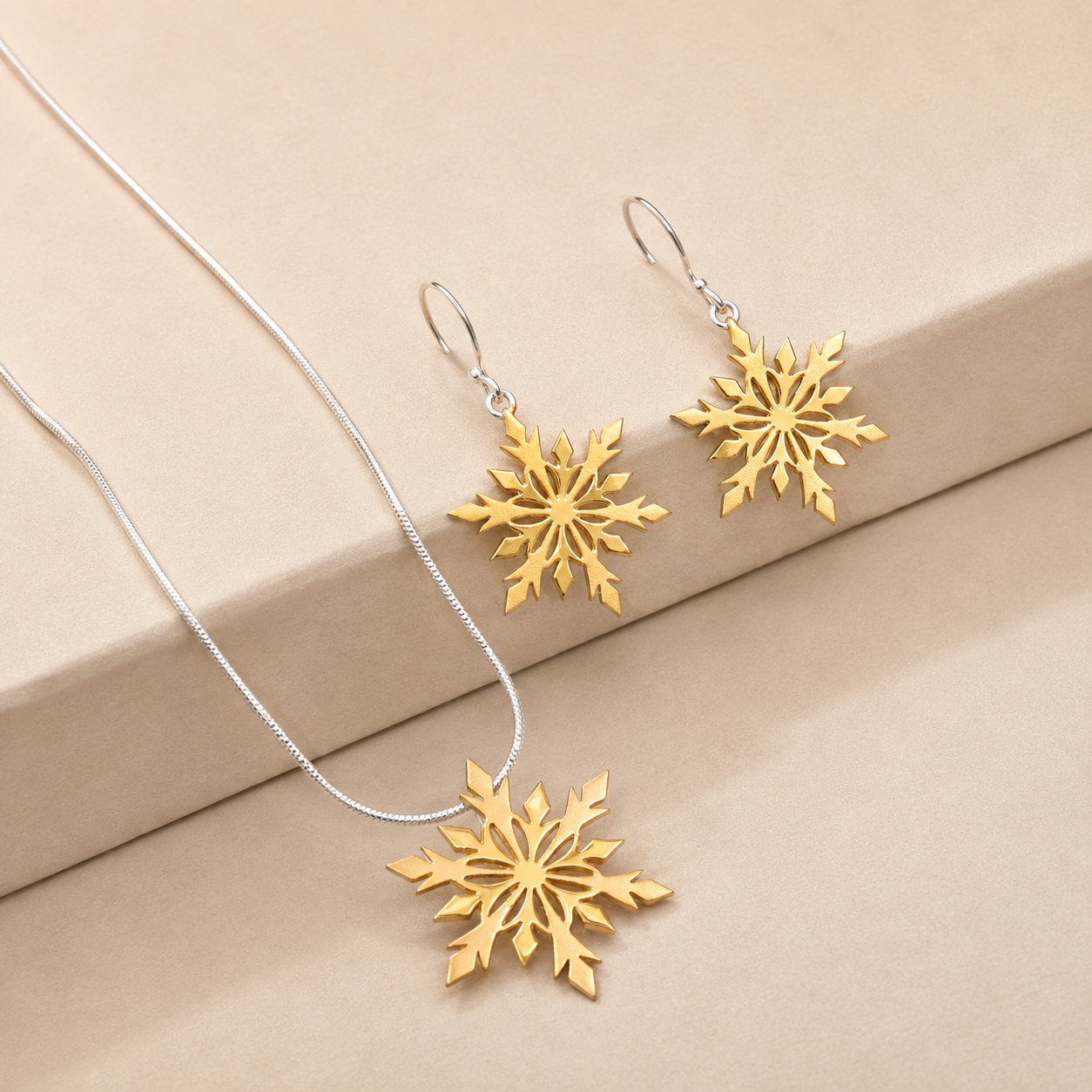 A Winter’s Tale Pendant Set