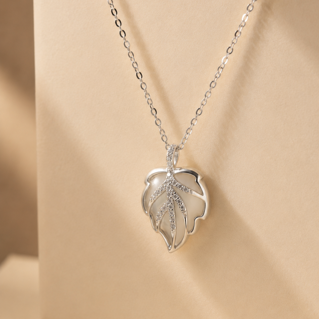 Maple leaf Necklace - Image 2