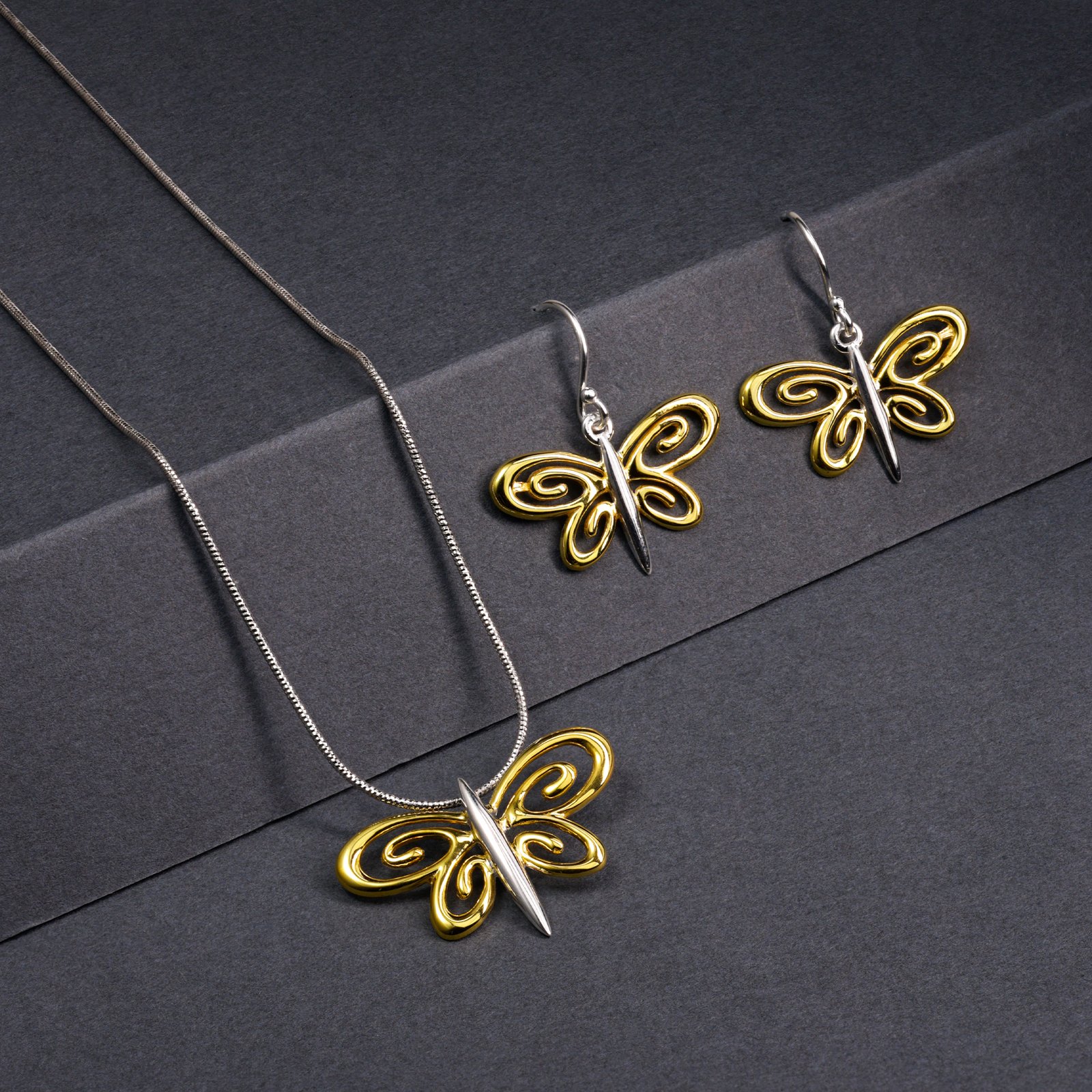 Folden wings Pendant Set - Image 5
