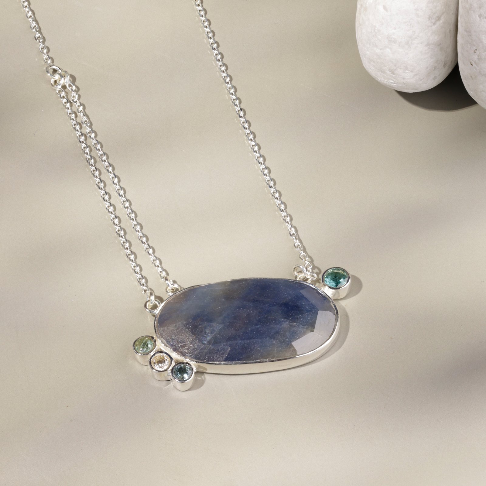 Avatara Blue Necklace - Image 3