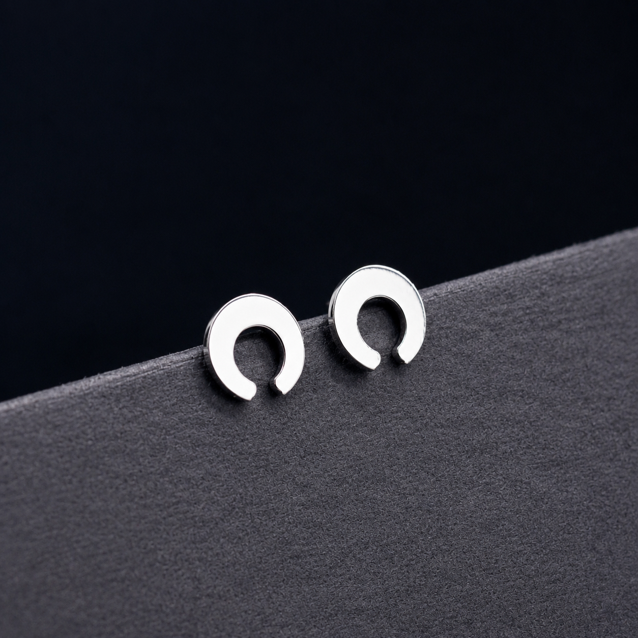 Midnight Eclipse Arch earring - Image 2