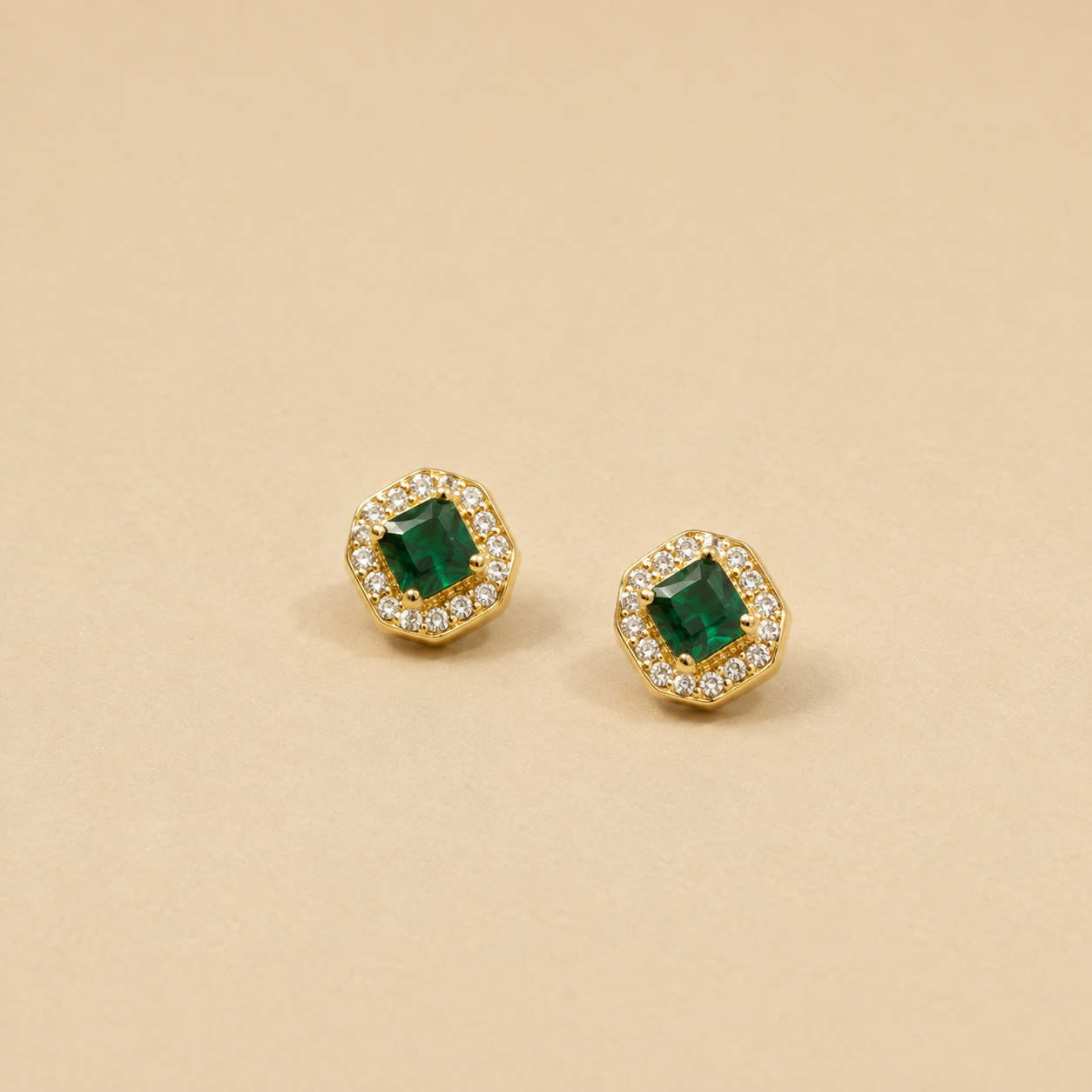 Square Emerald Halo earring - Image 3