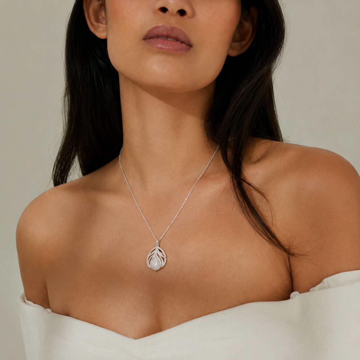 Maple leaf Necklace - Image 3