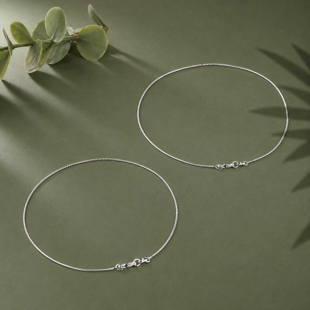 Minimalist Shimmer Thread Anklet Pair - Image 4
