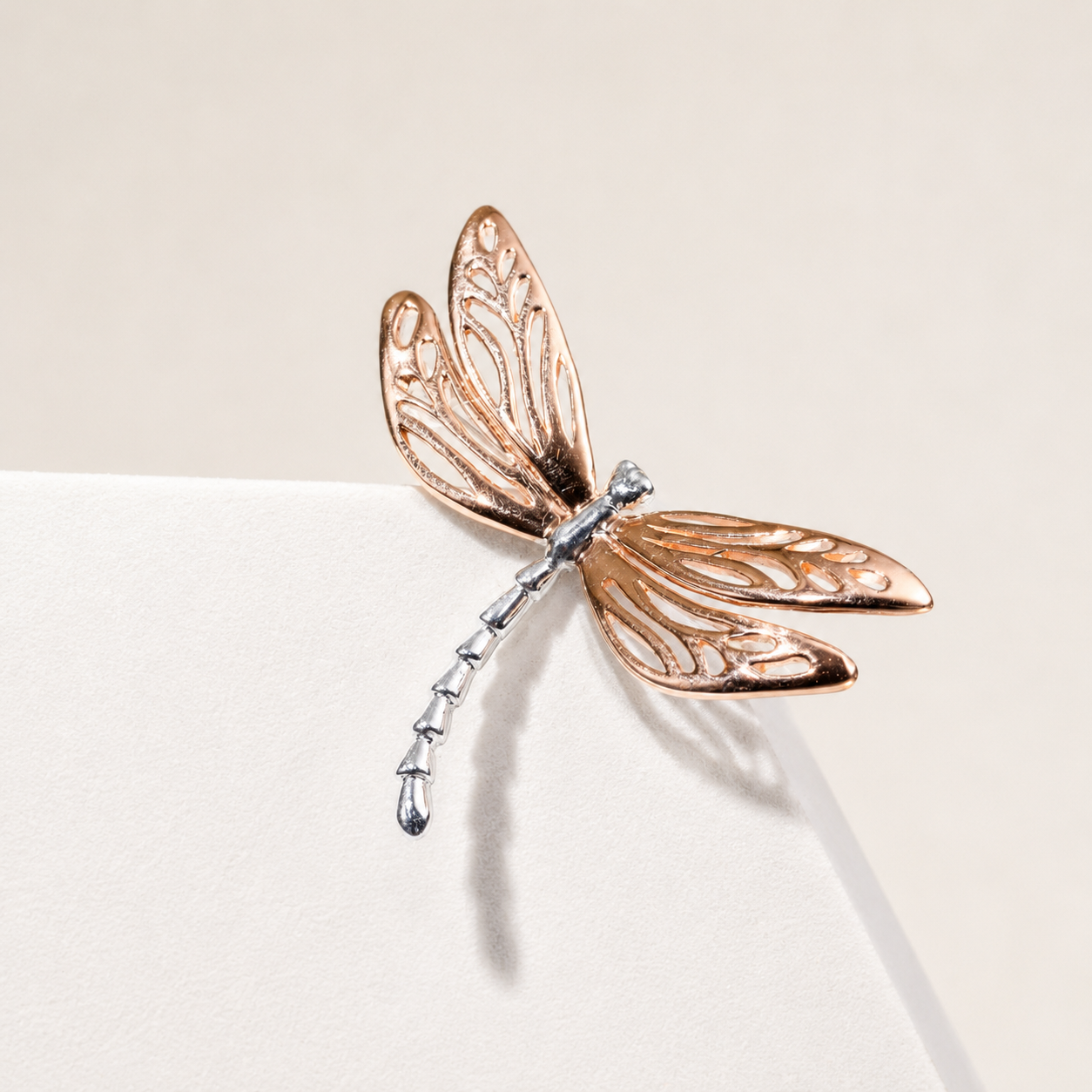 The Filigree Flight Brooch - Image 5