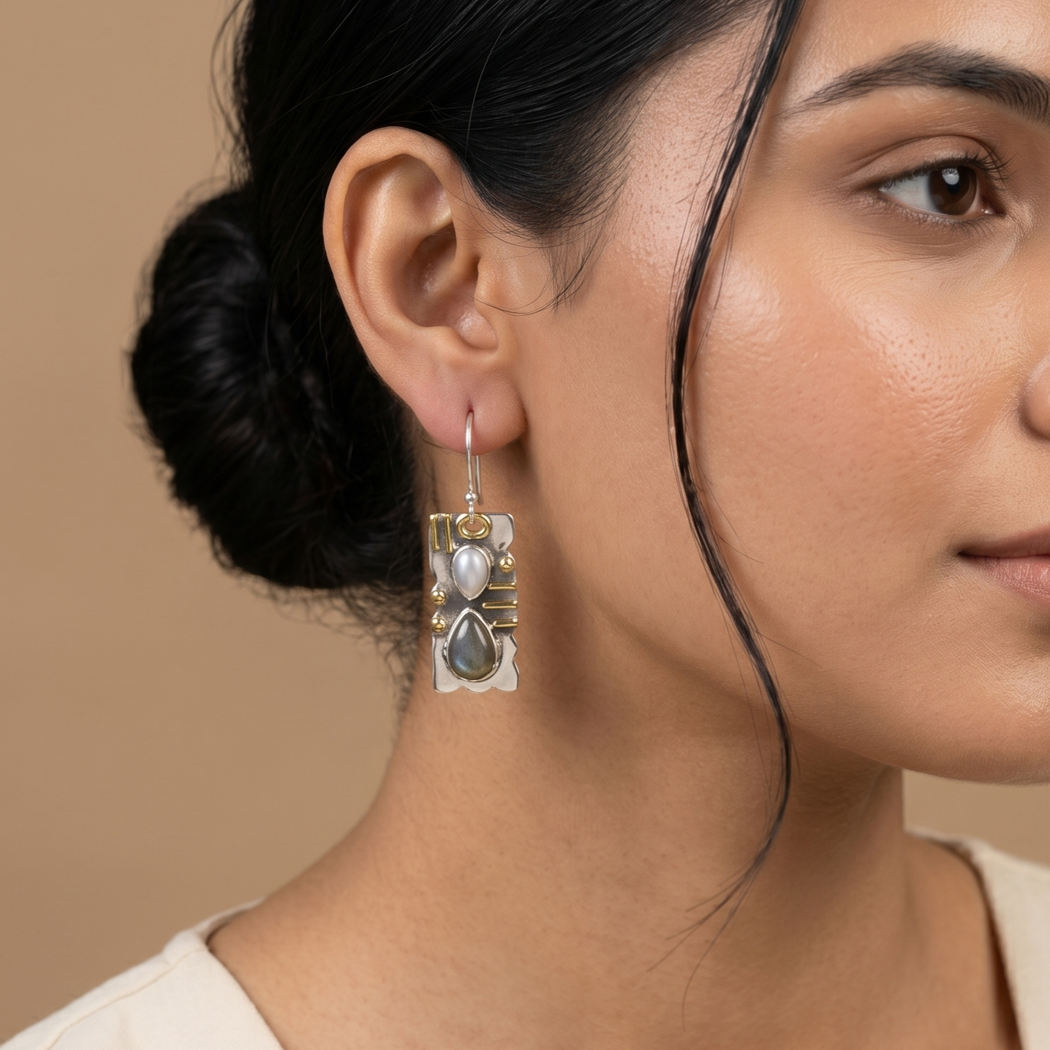 The Midnight Pearl Dangler Earring - Image 4