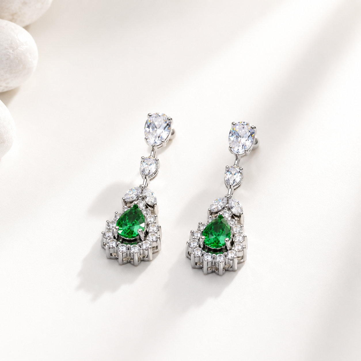 The Emerald Empress Parure Set - Image 4