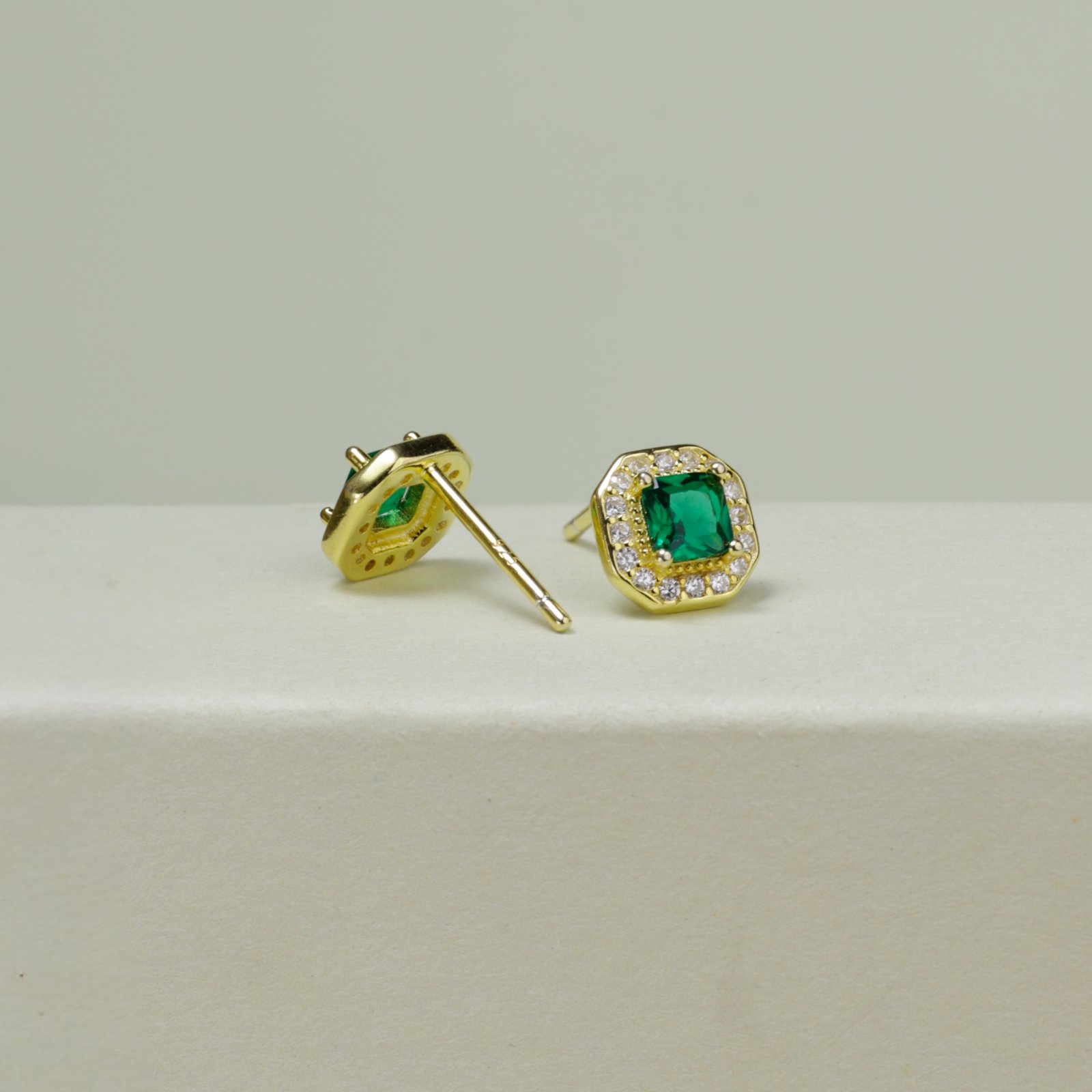 Square Emerald Halo earring - Image 4