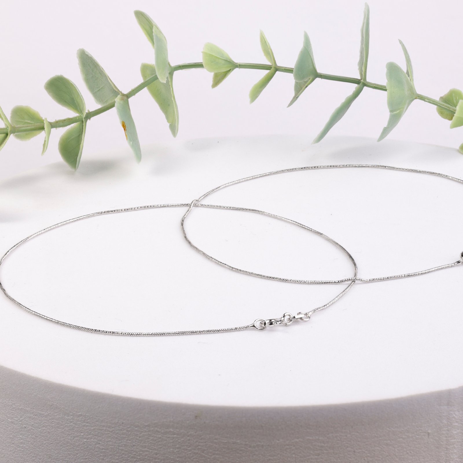 Minimalist Shimmer Thread Anklet Pair - Image 3
