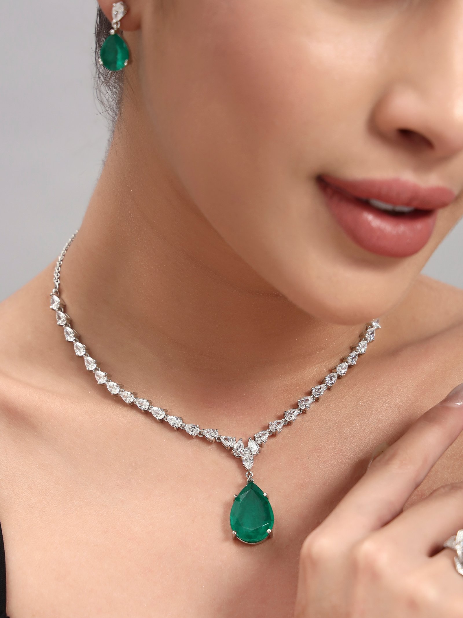 The Emerald Koh-e-Noor Set - Image 5