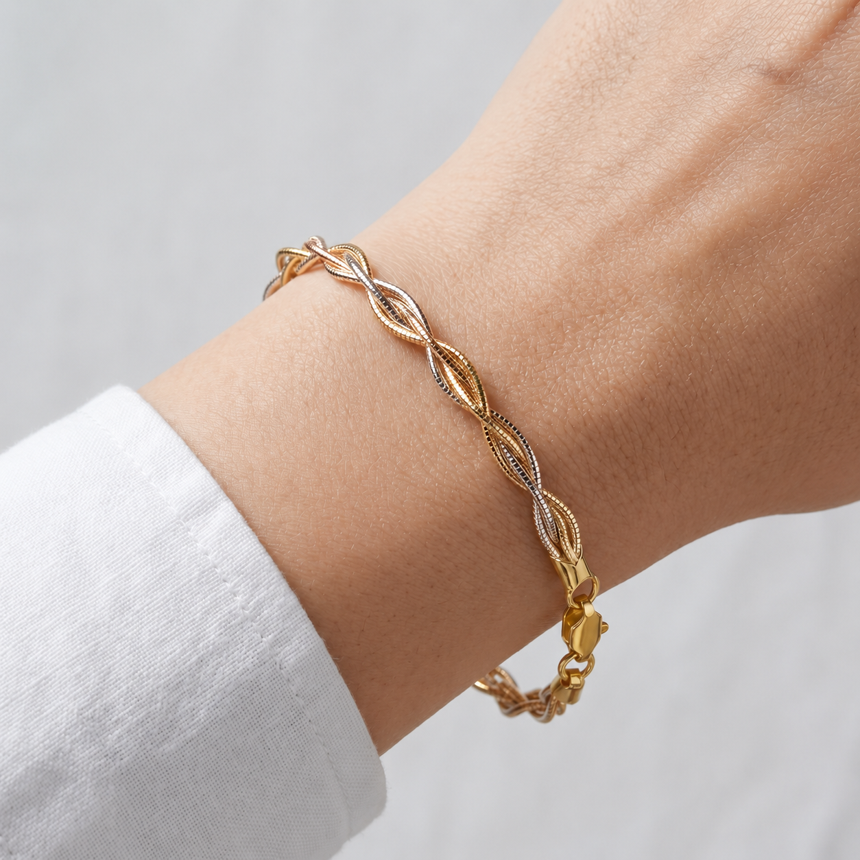 The Stella SparkleTwist Bracelet - Image 2